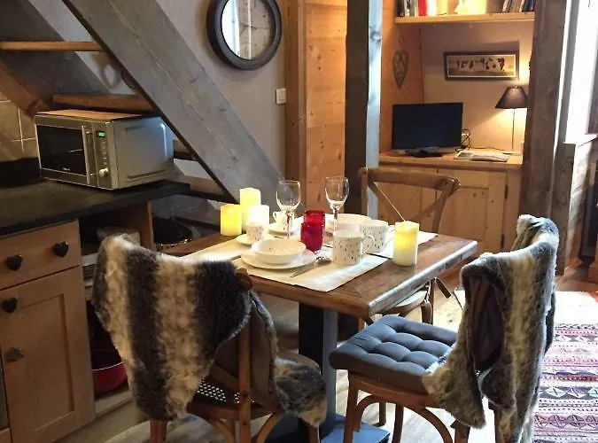 Duplex En Vieux Bois Hyper Centre 霞慕尼